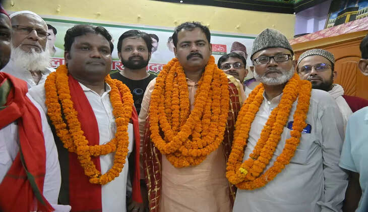 प्रथम काशी आगमन पर अशुतोष सिन्हा का अल्पसंख्यक सभा द्वारा किया गया अभिनंदन