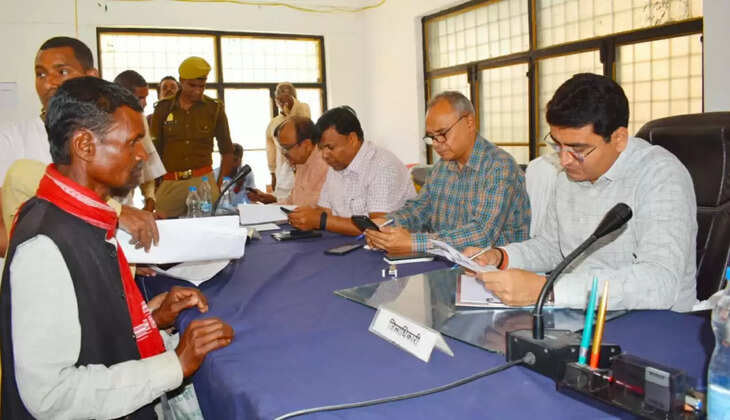 Prayagraj news: Any kind of negligence or indifference in redressal of public complaints is not forgivable - District Magistrate Sanjay Kumar Khatri