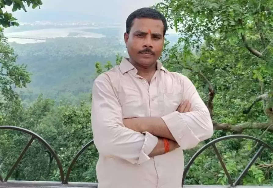 Death of former District President of Hindu Yuva Vahini in a road accident, there was chaos in the family