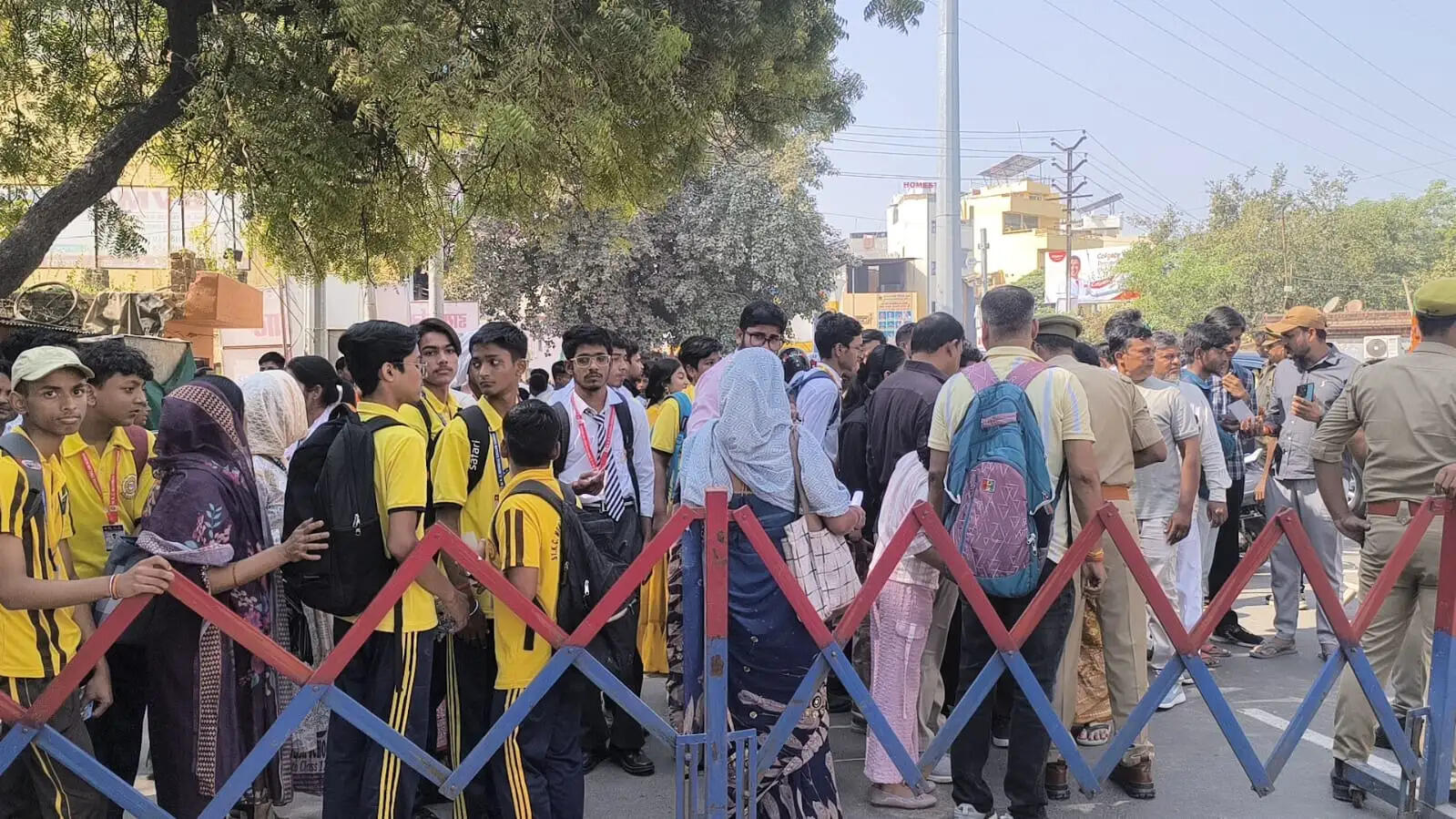 एयर शो से पहले वाराणसी में ट्रैफिक का तांडव, जगह-जगह भीषण जाम से लोग परेशान