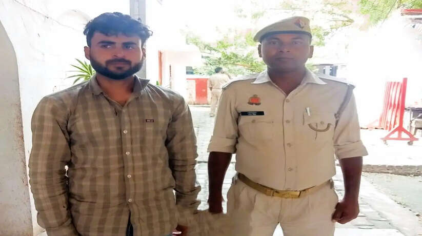 Chanduali News: अन्धेरे का फायदा उठा पशु तस्करों हो गया था फरार, फरार अभियुक्त की पहचान एवं गिरफ्तारी का लगातार जारी था प्रयास