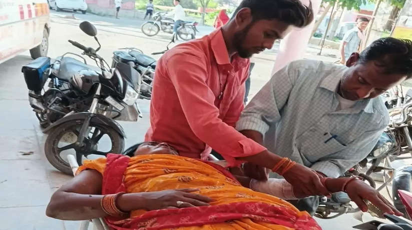 Gorakhpur News: सहजनवा में बाइक की आपसी टक्कर में माँ और बेटा हुए घायल