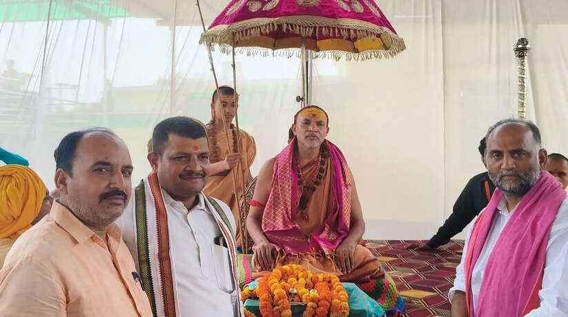 धानापुर कार्यक्रम में गरजे स्वामी अविमुक्तेश्वरानंद सरस्वती, कहा- भारतीय संस्कृति की रक्षा जरूरी