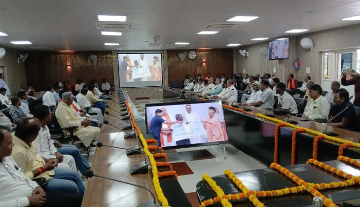 मुख्यमंत्री कृषक समृद्धि योजना और भारत टैक्सी सेवा का शुभारंभ
