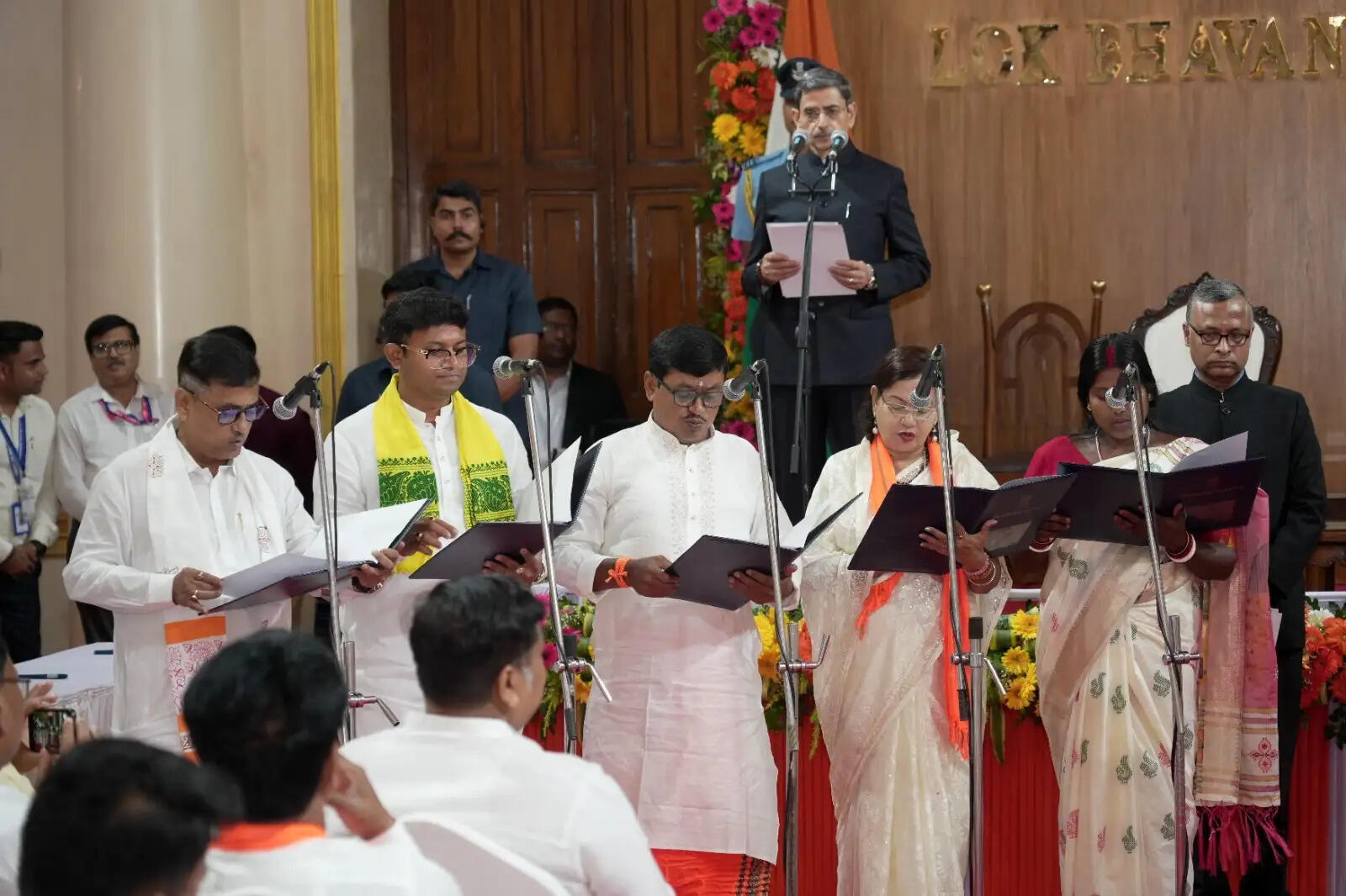 नई मंत्रिपरिषद में 13 कैबिनेट मंत्री, 3 स्वतंत्र प्रभार राज्य मंत्री और 19 राज्य मंत्रियों को शामिल किया गया है। राजनीतिक विश्लेषकों का मानना है कि सरकार ने क्षेत्रीय, सामाजिक और संगठनात्मक संतुलन को ध्यान में रखते हुए मंत्रिमंडल का गठन किया है।