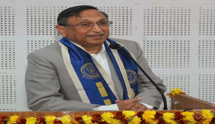 Varanasi News: उज्ज्वल नाथ ने संस्थान की शैक्षणिक उन्नति के लिए यूएसडी 80000 (अमेरिकी डॉलर) का पर्याप्त देने की प्रतिबद्धता व्यक्त की