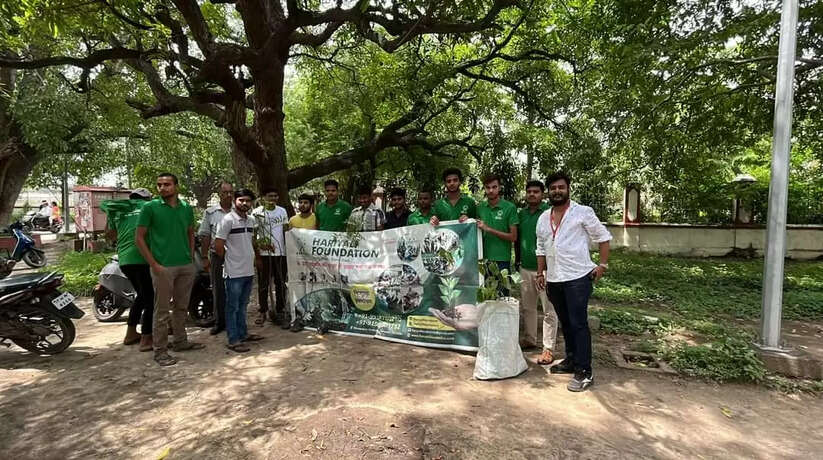 Disclamer लाइव भारत न्यूज़ एक वैबसाइट पोर्टल है । लाइव भारत न्यूज वैबसाइट पोर्टल लोकल खबरों के साथ-साथ राजनीति, अपराध, मनोरंजन, व्यापार और खेल के तमाम खबरों को दिखाता है। हम प्रत्येक खबरों को सच्चाई के साथ आपके सामने प्रस्तुत करते हैं। हमारा उद्देश्य यह है कि हम आपके क्षेत्र से जुड़े हर मुद्दों को अपने चैनल के माध्यम से दिखाएं और उसपर तत्परता से कार्यवाही करवाएं। Live Bharat News is a Hindi news website porta. Live Bharat News website porta shows all the news of politics, crime, entertainment, business and sports along with local news. We present each and every news to you with the truth. Our aim is to show every issue related to your area through our website porta and get prompt action taken on it. Our News Website - https://www.livebharatnews.in Our Facebook Page - https://www.facebook.com/livebhartnews Our Twitter Page - https://twitter.com/livebharatnews Our Instagram Page - https://instagram.com/livebharatnews Our Koo Page - https://www.kooapp.com/profile/livebharatnews Our Pinterest Page - https://in.pinterest.com/livebharatnews/ Our LinkedIn Page - https://www.linkedin.com/company/livebharatnews/