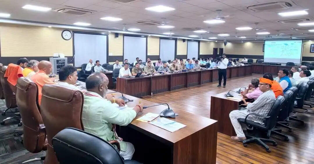 एयर शो के लिए सज रही काशी, घाटों की सफाई से प्रमुख मार्गों की रोशनी तक विशेष तैयारी