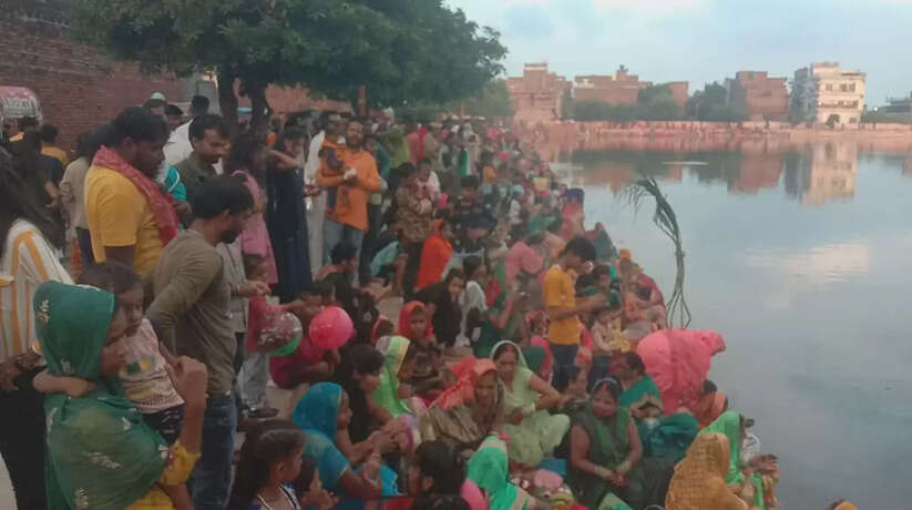 जीवित्पुत्रिका पर्व पर महिलाओं ने रखा निर्जला व्रत