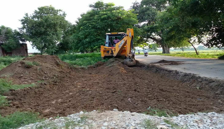 Varanasi News: मार्कंडेय महादेव धाम का सड़क चौड़ीकरण कार्य प्रारम्भ होने पर ग्रामीणों में हर्ष