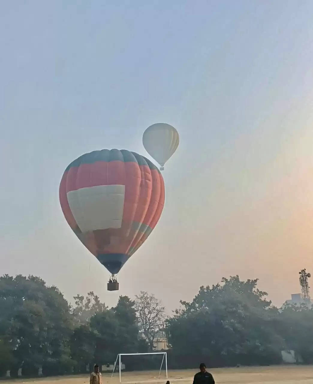 Varanasi Balloon Festival: आसमान से देखें काशी का नजारा, वाराणसी में शुरू हुआ हॉट एयर बैलून फेस्टिवल
