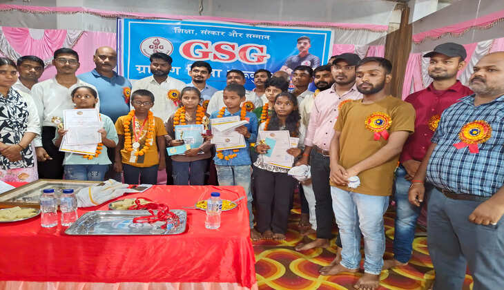 चंदौली: 'हर घर नवोदय' अभियान के तहत विशेष परीक्षा, मेधावी छात्रों का हुआ सम्मान