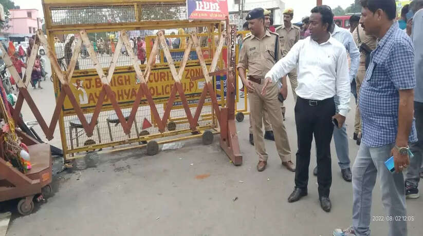 अयोध्या: जिलाधिकारी नितीश कुमार ने सावन मेला के विभिन्न क्षेत्रों का पैदल भ्रमण कर साफ-सफाई एवं श्रद्धालुओं के आवागमन एवं सुरक्षा व्यवस्था का लिया जाएगा