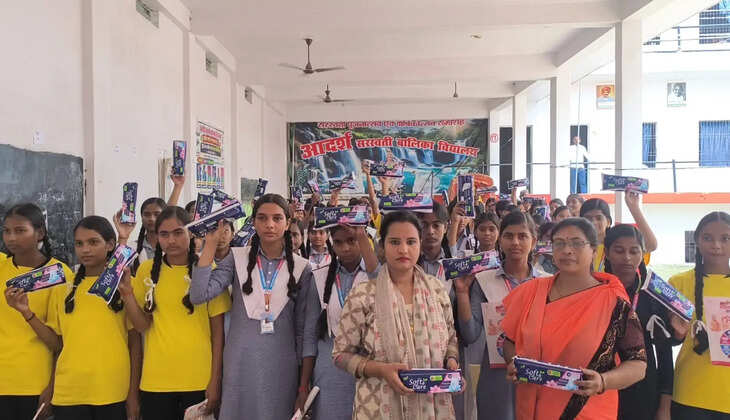 Anndan Foundation, Varanasi News, Sanitary Pad Distribution, Menstrual Hygiene Awareness, Girls Health Awareness, Karauta Varanasi, Adarsh Saraswati Balika Vidyalaya, Women Empowerment, Menstrual Hygiene, Girl Child Awareness, Varanasi Women Empowerment, Health Awareness Program