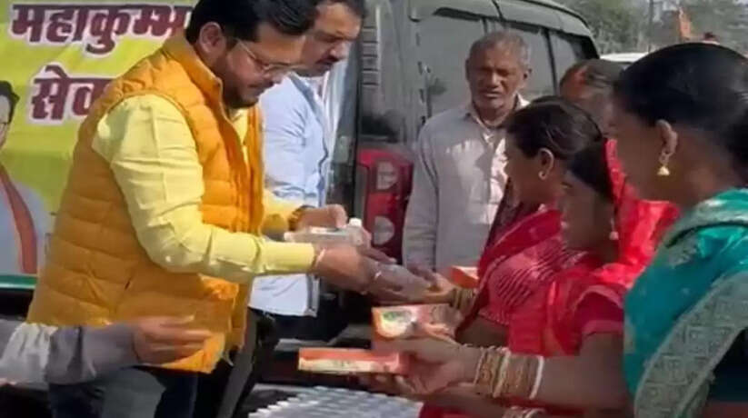 श्रद्धालुओं के लिए किसी देव दूत से कम नहीं प्रबुद्ध युवा नेता अनुज सिंह