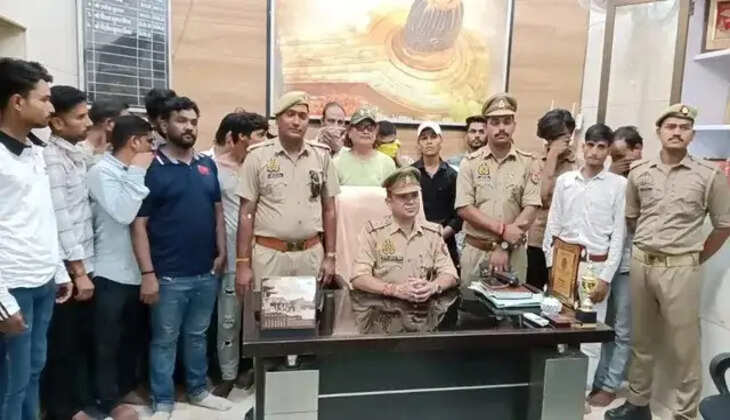 काशी विश्वनाथ मंदिर में VIP दर्शन के नाम पर ठगी, 25 दलाल गिरफ्तार