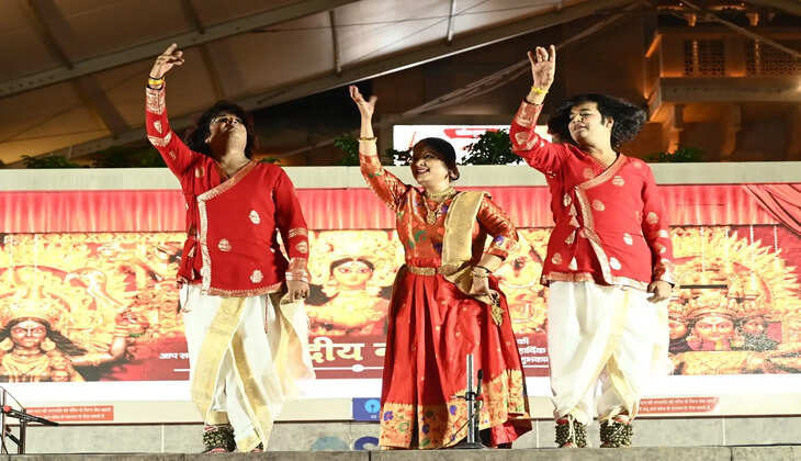 काशी विश्वनाथ धाम में भक्ति संगीत की गूंज, सांस्कृतिक संध्या ने मोहा मन