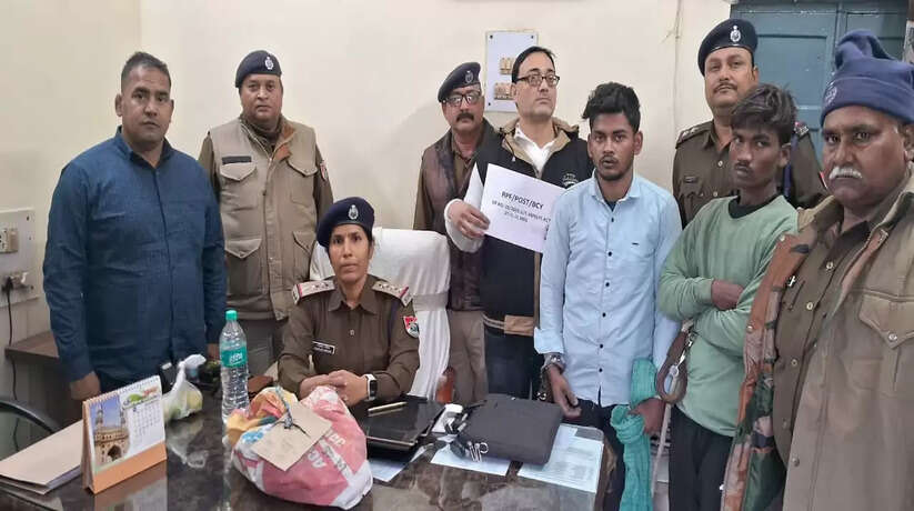 वाराणसी सिटी स्टेशन अंतर्गत रेलवे का सामान चोरी कर बेचने वाले तीन गिरफ्तार