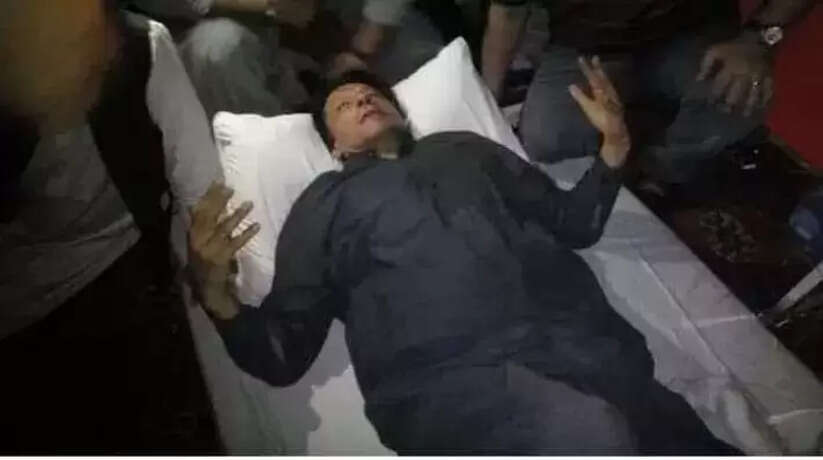 Imran Khan Attacked: पाकिस्तान में इमरान खान पर हमला, पूर्व प्रधानमंत्री के पैर में लगी गोली, एक कि मौत