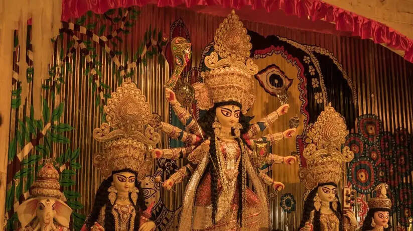 Navratri 2023: वाराणसी के टाउन हॉल में इस बार स्थापित होगी मां दुर्गा की प्रतिमा, 8 साल से धातु की प्रतिमा से होती थी पूजा