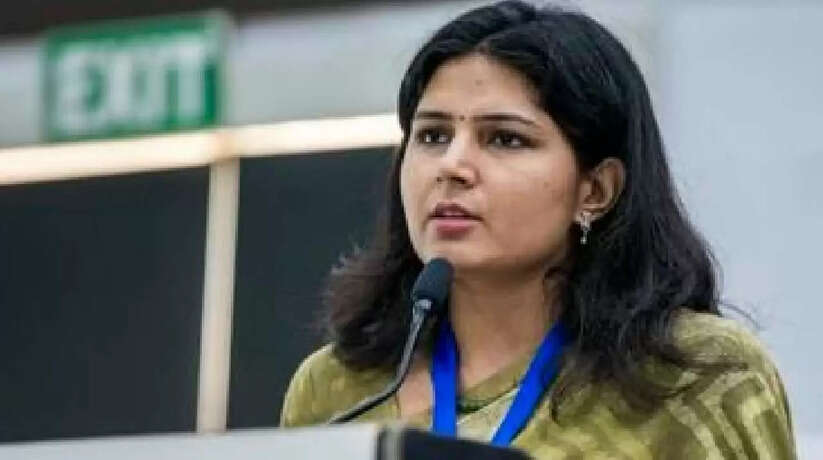 14 IAS अधिकारियों का तबादला, ईशा दुहन बनी चंदौली की नई डीएम