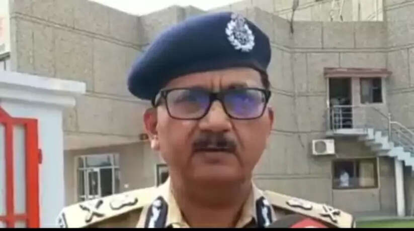 मुख्यमंत्री के दौरे से पहले एडीजी लखनऊ जोन बृजभूषण शर्मा पहुंचे अयोध्या