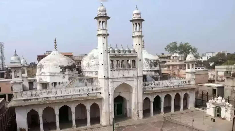 Gyanvapi Survey: ज्ञानवापी परिसर में कल नहीं होगा ASI सर्वे