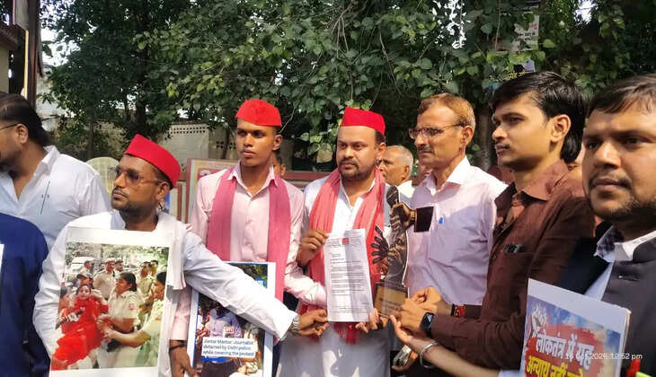 प्रेस की स्वतंत्रता के मुद्दे पर जीशान अंसारी ने जताया विरोध, डीएम के माध्यम से प्रधानमंत्री को भेजा ज्ञापन