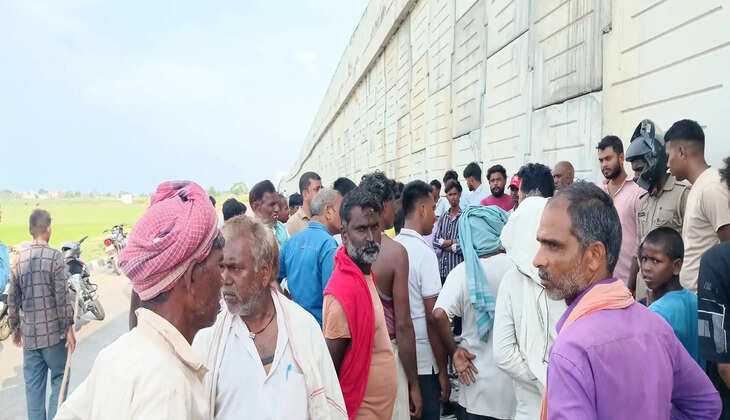 चंदौली में दर्दनाक सड़क हादसा, महादेवपुर पुल से गिरा बाइक सवार गंभीर रूप से घायल