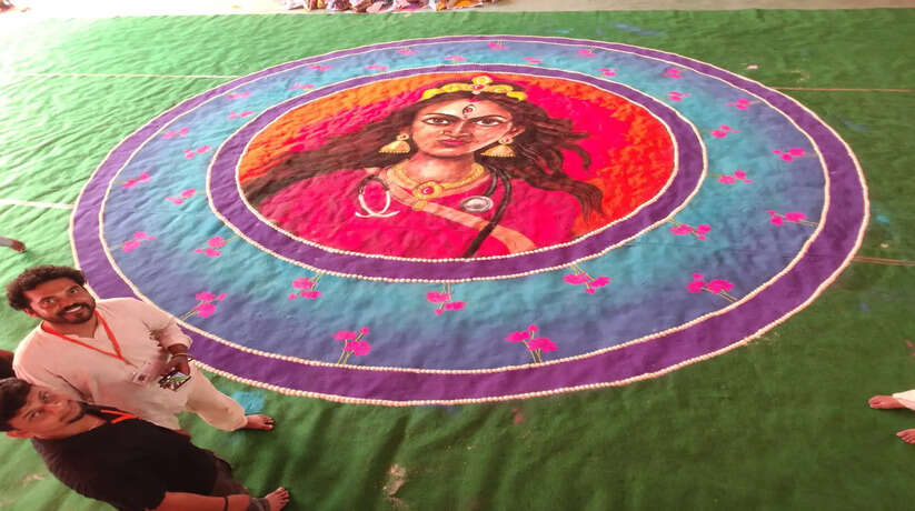 #BHU #PMModiInVaranasi #NariShakti #RangoliArt #VaranasiNews #WomenEmpowerment #KashiArtists