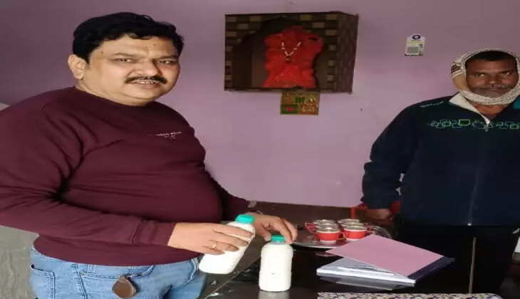 Chandauli News: चंदौली में अभियान चलाकर लिए गए खाद्य पदार्थों के नमूने