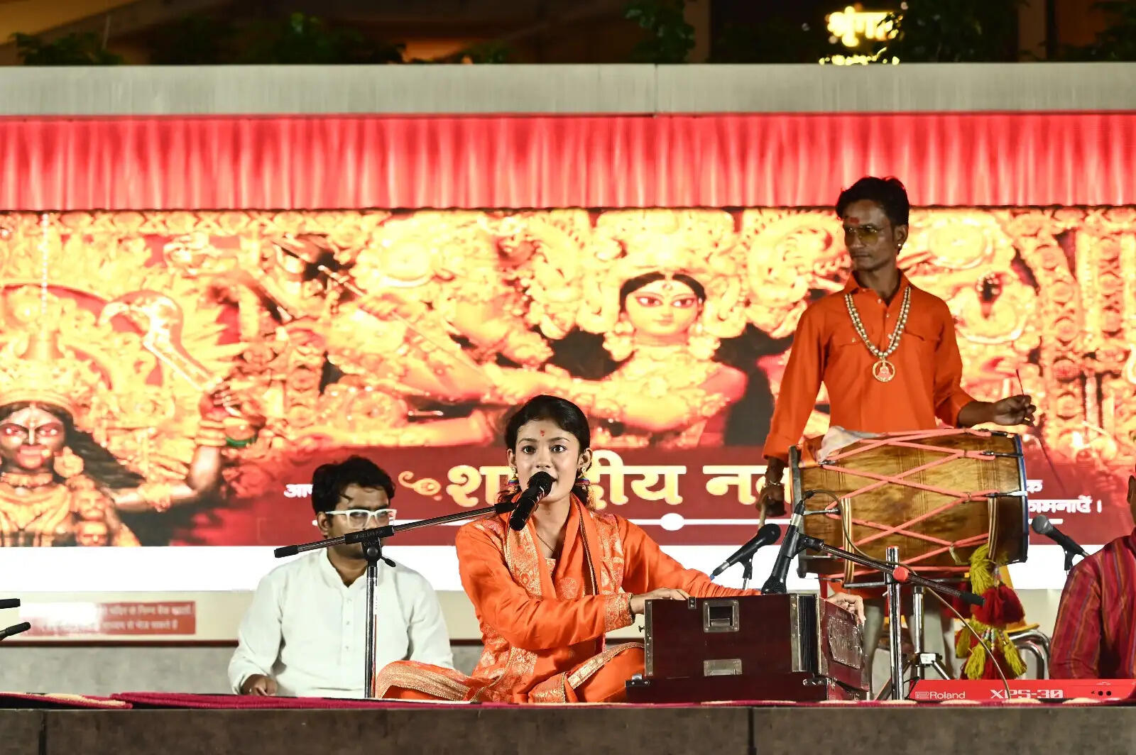 काशी विश्वनाथ धाम में भक्ति और कला का संगम, भजनों व नृत्य प्रस्तुतियों ने बांधा समां