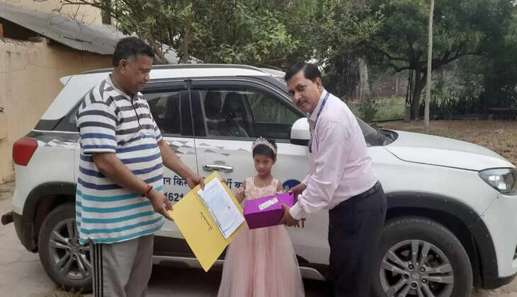 पौत्री के जन्मदिन पर दादा ने दिया 18 लाख का बीमा तोहफा