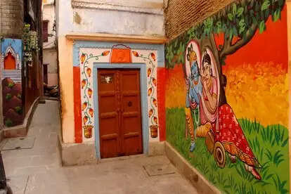 मंदिरों की नगरी काशी, जहां मोक्ष की तलाश में पहुंचती है दुनिया