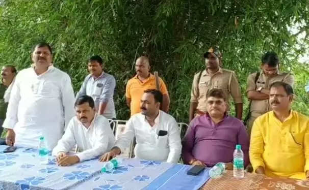 चकिया ब्लाक प्रमुख ने खेला बड़ा राजनीतिक दांव, सिकंदरपुर गांव को गोद लेने का किया ऐलान