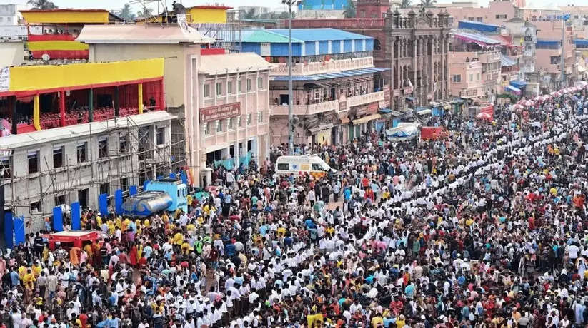 Jagannathpuri Rathayatra: जगन्नाथपूरी में रथयात्रा के दौरान भगदड़ जैसे हालात, लगभग 400 लोग घायल