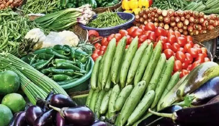 Farmers in Debt: सब्जियों के गिर गए दाम, 2 रु किलो टमाटर 5 रुपए में बिक रही गोभी, कर्ज में डूबे किसान