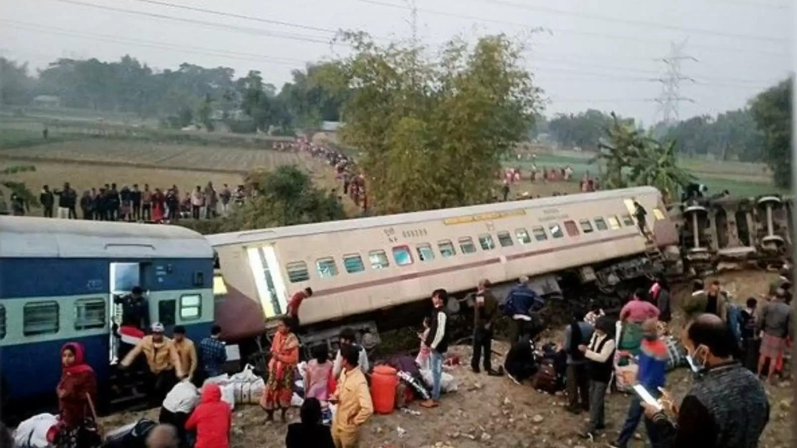 गुवाहाटी-बीकानेर रेल हादसा: 8 हुई मृतकों की संख्या, आज घटनास्थल का दौरा करेंगे रेल मंत्री