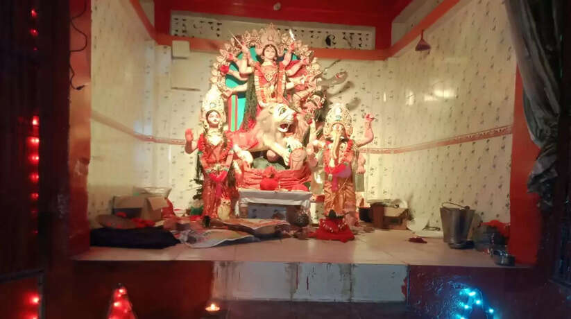 *शारदीय नवरात्र प्रारंभ,धरौली में मूर्ति स्थापित कर लोग पूजा अर्चना में जुटे
