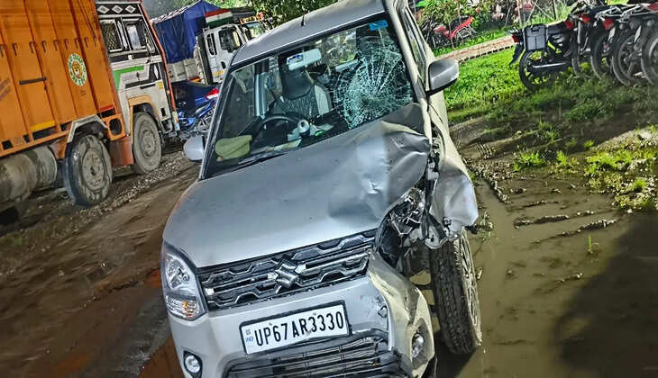 चंधासी पुलिस चौकी के पास तेज रफ्तार कार की टक्कर से अधिवक्ता गंभीर घायल, ट्रॉमा सेंटर में भर्ती