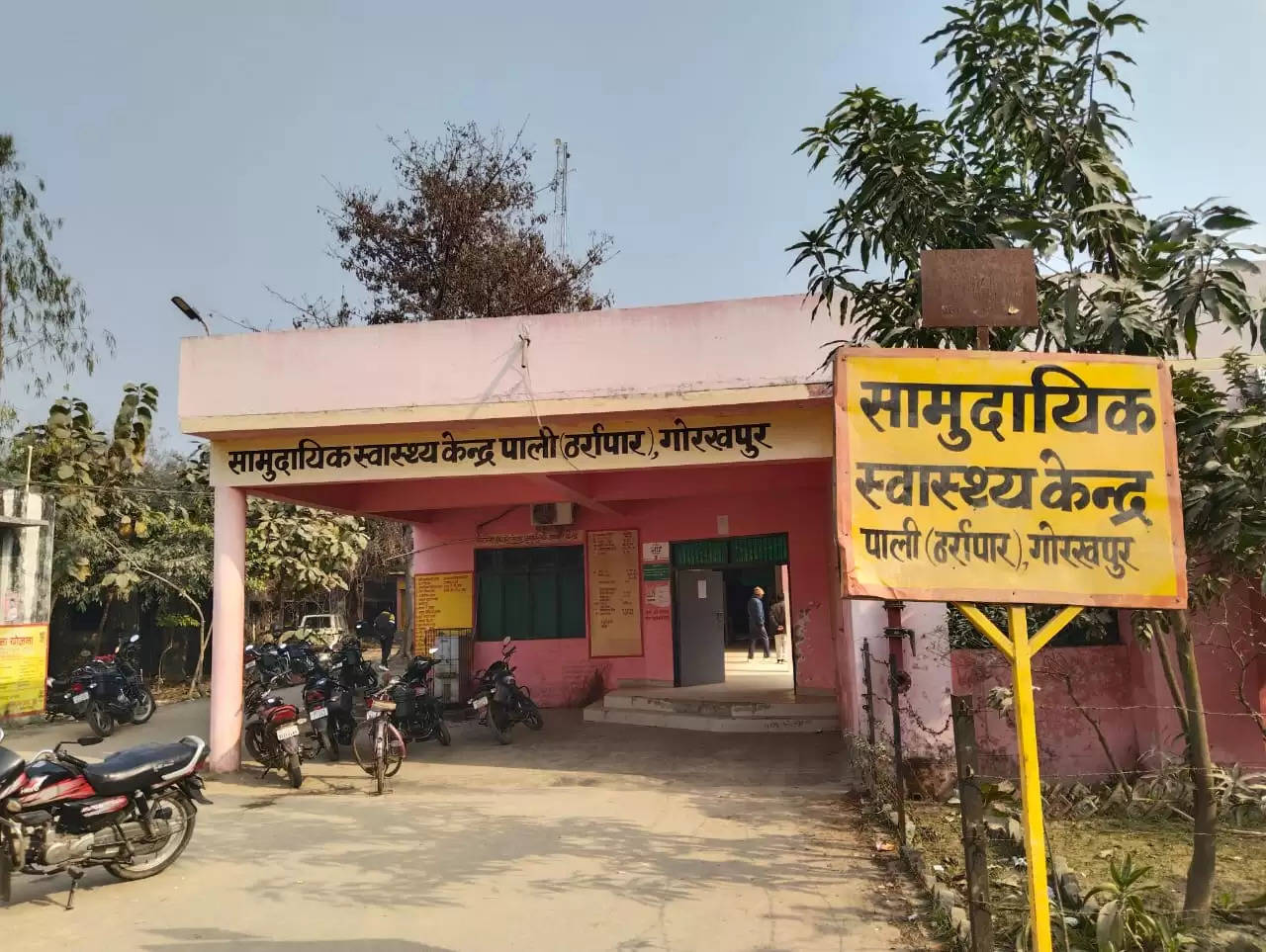 Gorakhpur news: घघसरा बाजार में आम जनता के स्वास्थ्य के साथ हो रहा खिलवाड़ जिम्मेदार बने मूकदर्शक