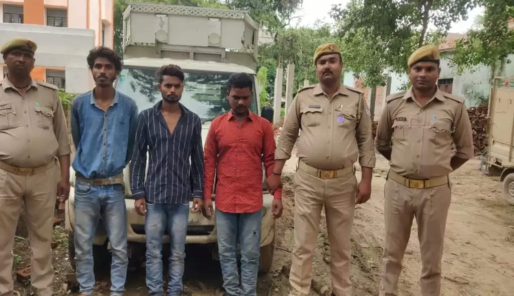 चौबेपुर पुलिस को मिली बड़ी सफलता, चोरी की पिकअप व स्कूटी के साथ तीन को किया गिरफ्तार