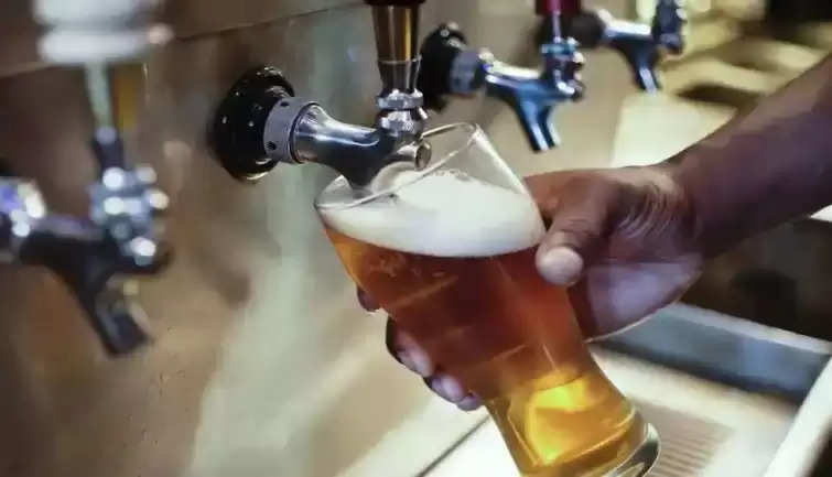 इस देश में पेशाब से बनाई जा रही है बीयर, क्या आप इसे पीने की करेंगे हिम्मत?