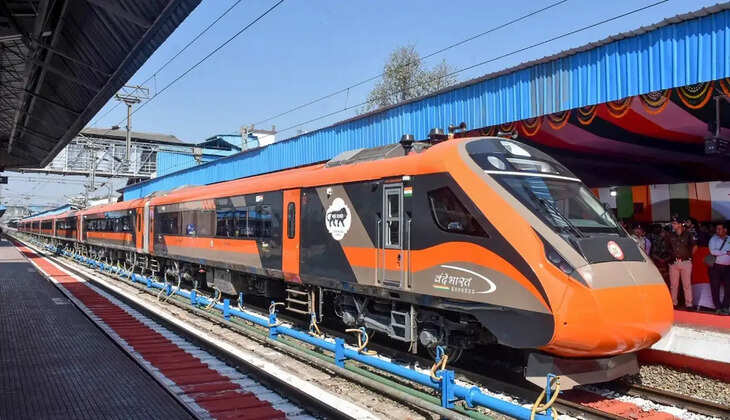 सीटों की मारामारी के बीच काशी को राहत, वाराणसी से नई दिल्ली के बीच चल सकती है स्लीपर वंदे भारत
