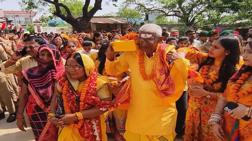 कलश यात्रा के साथ श्रीमद् भागवत कथा का हुआ शुभारंभ