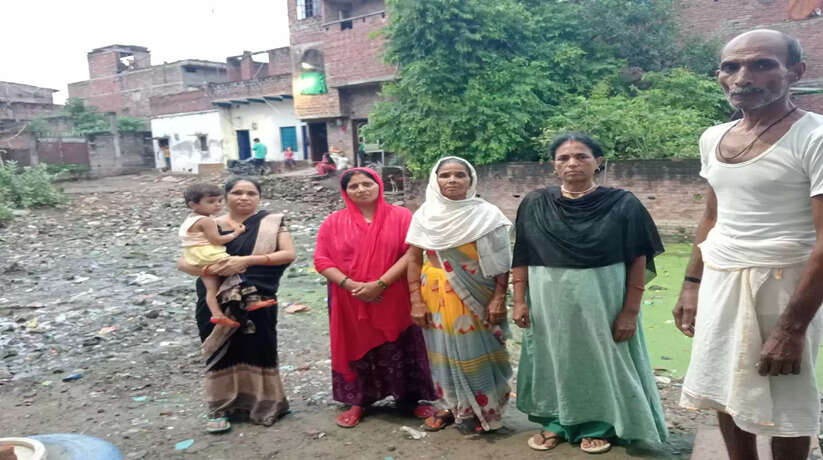 Varanasi News: वार्ड नंबर 5 बागवानाला हुकुलगंज मे सीवर व गंदगी का लगा है अम्बार बीमारी दे रहा है दस्तक
