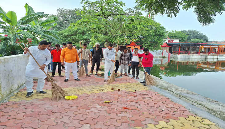 भाजपा नेता सूर्यमुनी तिवारी ने चलाया स्वच्छता अभियान