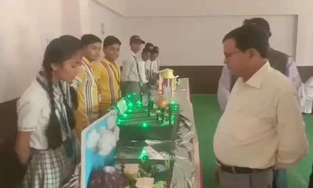 सैयदराजा किड्स पब्लिक स्कूल में विज्ञान प्रदर्शनी देख लोग हुए अभिभूत