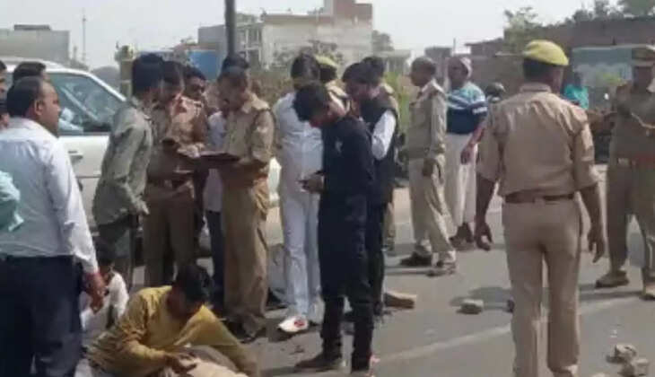 Prayagraj News: प्रयागराज अनियंत्रित पिकअप की टक्कर से होमगार्ड की मौत, बेटी गंभीर रूप से घायल