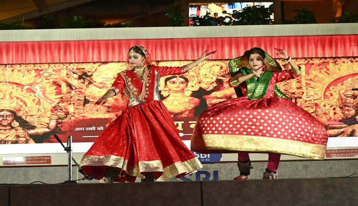 काशी विश्वनाथ धाम में भक्ति और कला का संगम, भजनों व नृत्य प्रस्तुतियों ने बांधा समां